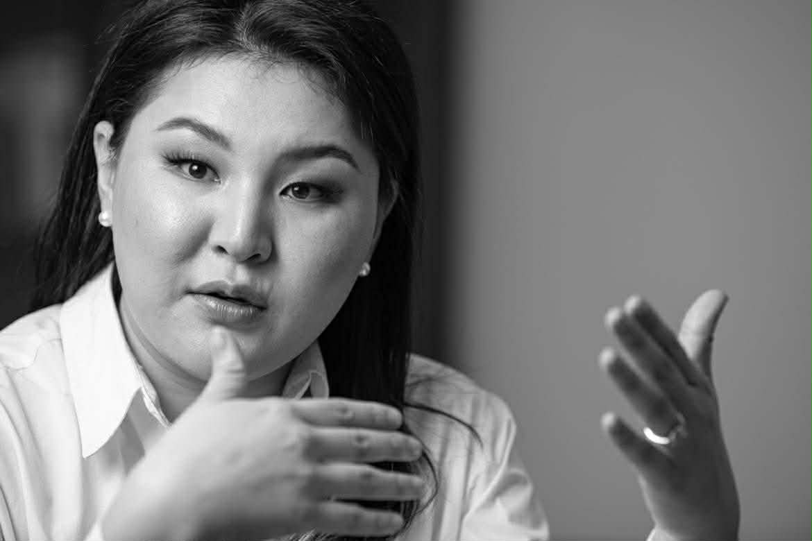 Монгол Улсын түүхэн дэх анхны эмэгтэй аймгийн Засаг даргын түүх